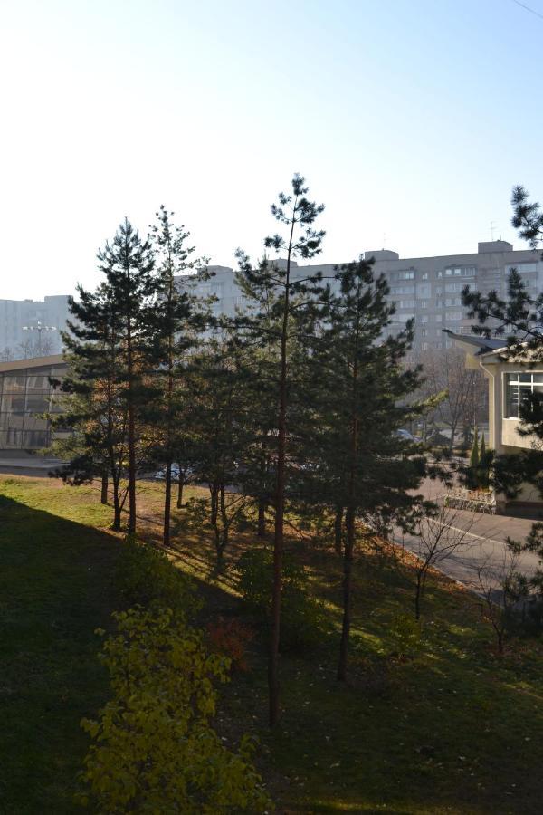 Затишна Квартира, Центр, Тц Мануфактура Lägenhet Sumy Exteriör bild