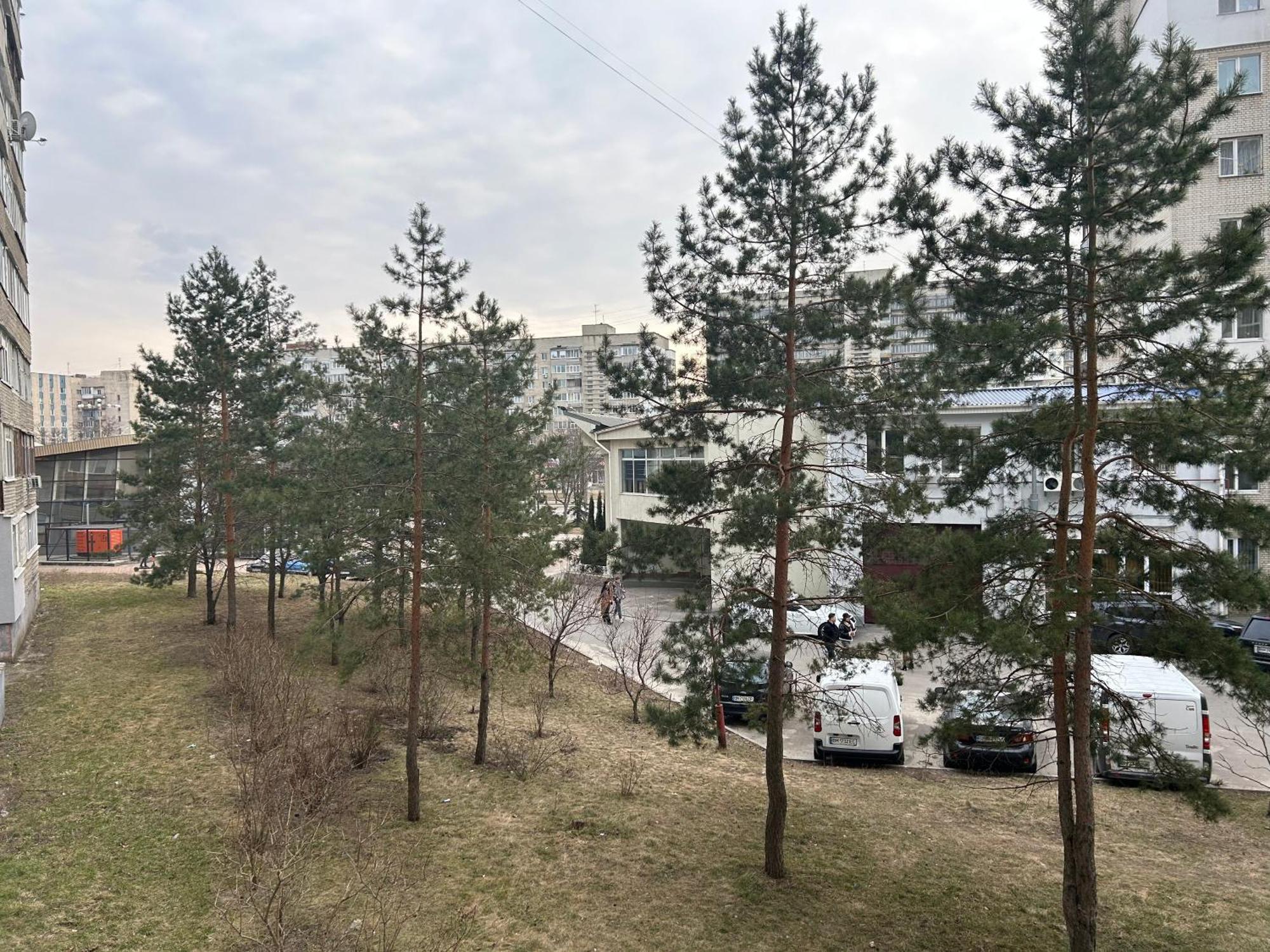 Затишна Квартира, Центр, Тц Мануфактура Lägenhet Sumy Exteriör bild